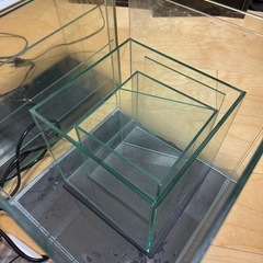 水槽4セット　ライト　フィルター2セット
の画像