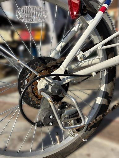 折りたたみ自転車　ワイヤーロック付き