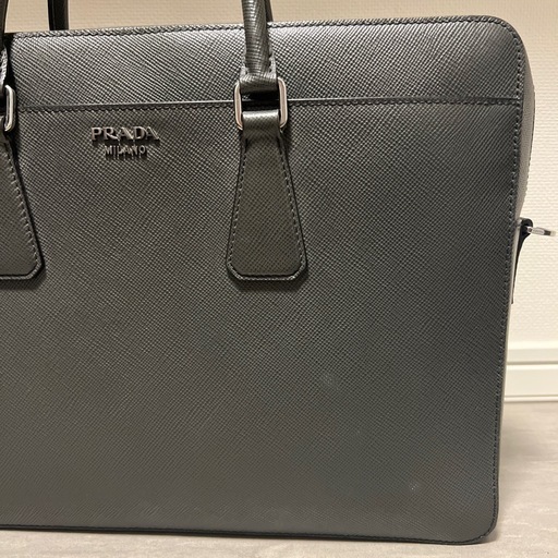 PRADA サフィアーノ ビジネスバッグ　ダークグレー