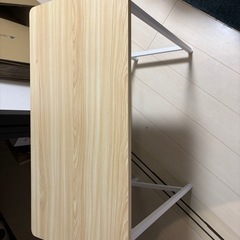 折りたたみ机の画像