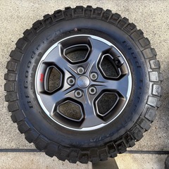 新潟市 グラディエーター 純正 ホイール JL ルビコン ラングラー BFグッドリッチ ジープ タイヤ サハラ　JT JKの画像