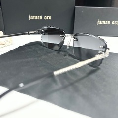 JAMES ORO リムレスサングラスの画像