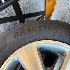 サマータイヤ ホイルの画像