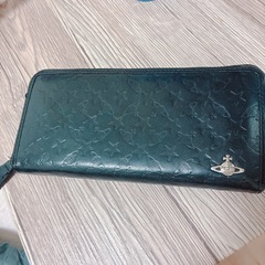 Vivienne Westwood ブラックジッピーウォレット長財布 の画像