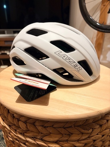 新品未使用　lazer ヘルメットSTRADA