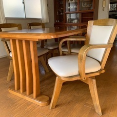 [受け渡し決定]ダイニングテーブル+椅子4つの画像
