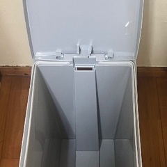 60ℓゴミ箱の画像