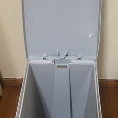 60ℓゴミ箱の画像