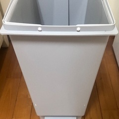 60ℓゴミ箱の画像