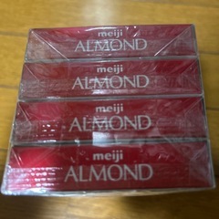 ②明治アーモンドチョコ4箱の画像