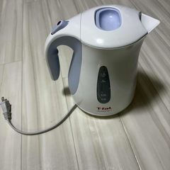美品⭐️🌟T-fal 電気ケトル　1.2L の画像