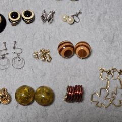 イヤリング 26個 まとめ売り ヴィンテージ 昭和レトロ 当時物 アクセサリーの画像
