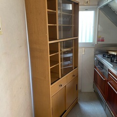 [直接取りに来て下さる方限定]食器棚の画像