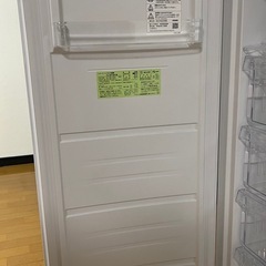 【11/16本日限定大幅値下げ】シャープ　ほぼ新品　冷凍庫/冷蔵庫　白　シンプル　片開き　右左変更可能の画像