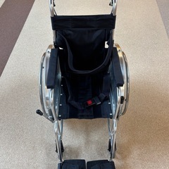 子供用女性用車椅子 青空デザインの画像