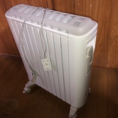 デロンギ　オイルヒーター　美品　　取説リモコン付属の画像