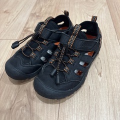 子供の靴まとめての画像