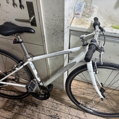 Giant エスケープ　小柄な方向けクロスバイク ホワイト 700C の画像