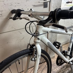 Giant エスケープ　小柄な方向けクロスバイク ホワイト 700C の画像