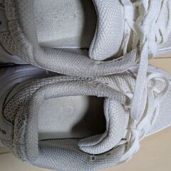 スニーカー　22cm　ジローム　白　運動靴　キッズ　ジュニア　ホワイト　シューズの画像