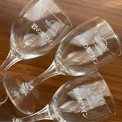 ワイングラスなどの画像