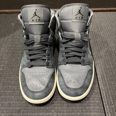 エアジョーダン1みっどミッド　NIKE すにスニーカーの画像