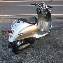 やっと探し再入荷しました　希少　YAMAHA 2st VINOビーノ　シャンパンゴールド セル始動　速く好調 　プラグ　フィルター新品交換 納車整備点検済み 登録後すぐ乗り出せます。直接引き渡し　配送手配も可　SA10J　５AU　４JP　原付の画像
