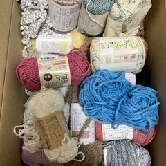 【受付終了】百均毛糸 まとめ売りの画像