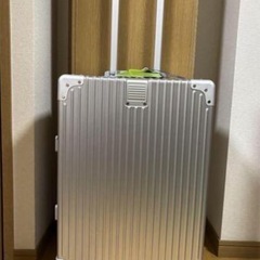 [新品未使用‼️】銀色系ボディーカラーを改良！！スーツケース アルミフレーム キャリー ケース機内持ち込み 預け入れスーツケース 大型トロリーケース 軽量キャリーバッグ 静音ダブルキャスター 耐衝撃 旅行 ビジネス 出張 tsaロック付 保護カバー付き，シの画像