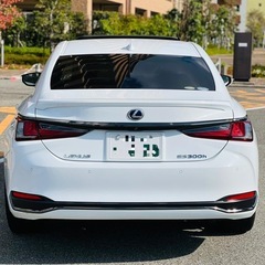 レクサス ES300h F SPORT　2019年式　走行距離 48,000km, スペアキーカードキーあり の画像