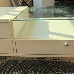 インテリアテーブルの画像