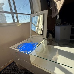 インテリアテーブルの画像