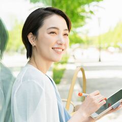 夜更けのひととき、ゆるく語り合う大人のサロン。