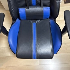 ゲーミングチェア　青黒の画像
