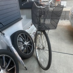 電動アシスト自転車 シティタイプ クリーム色の画像