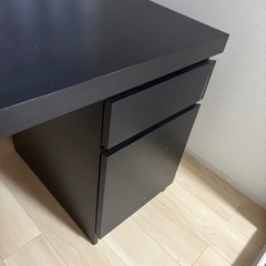 IKEA 机　デスクの画像