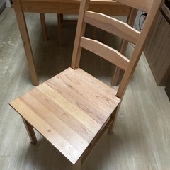 ダイニングテーブル＋チェア2脚セット 無料でお譲りします。の画像