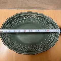 食器セット(ペア茶碗、カレー皿大3つ)の画像