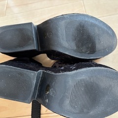 黒べロアクロスストラップサンダルの画像