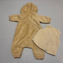 ユニクロ　ファーリーフリースオールインワン＆ボアベストセット　70サイズの画像