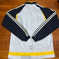 adidas ジャージの画像