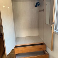 [直接取りに来て下さる方限定]洋服タンスの画像