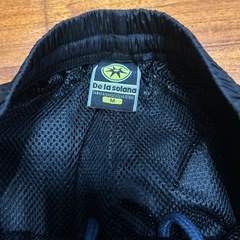 デラソラーナ　ズボンの画像