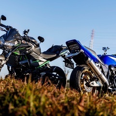 ホンダ CB400（NC39）2005年式 走行距離：58,000km 鍵：1本  ✨多くのカスタムが施され、状態良好の1台です✨  カスタム内容： 	•	Daytona 充電ケーブル 	•	カスタムLEDヘッドライト 	•	カスタムLEDテールライト 	•	WRSマフラー 	•	その他細かいカスタムパーツ多数  バイクの状態： 	•	エンジン：99％良好 	•	タイヤ：リア 95％、フロント 90％  外装も写真の通りきれいで、大切に乗ってきました。 個性的で目立つ1台をお探しの方にピッタリです！  興の画像