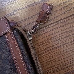 正規品セリーヌ書類の画像