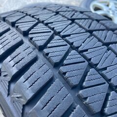 フォレスター XV 等 225/60R17 東北6県無料配送対応‼️爆安‼️最終値下げ‼️②超超超バリ溝❗ 国産 ブリジストン ブリザック DM-V3❗ アルミ付き 国産 タイヤ !!　スタットレス　スタッドレス　雪 冬 ゆき PCD100 pcd100の画像