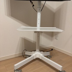 キャスター付きテレビスタンド　⚠️テレビは外した状態でお渡しの画像