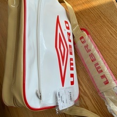 【未使用品】アンブロ　エナメルバッグ　ホワイト×ゴールドの画像