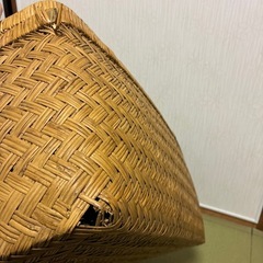 藤の大きい物入れの画像