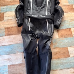 使用少！アルパインスターズ レーシングスーツ 革ツナギ 2ピースXLサイズ相当の画像